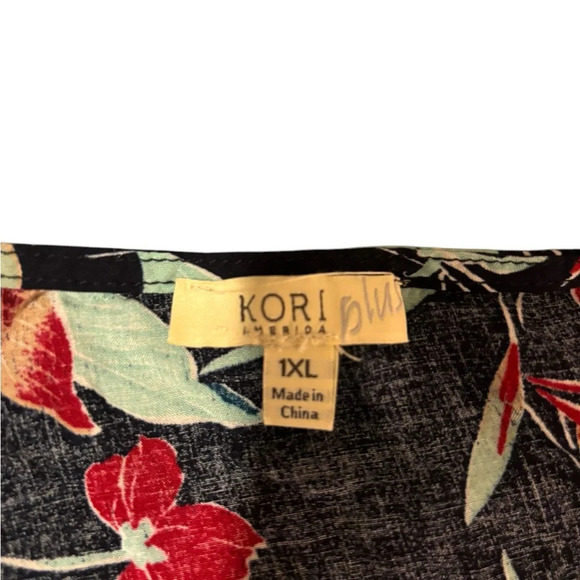 Kori Floral Blouse with Tassel Fringe Hem - Picture 2 of 6